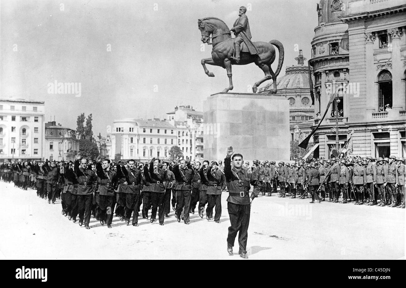 Marzo della fascista " Ferro guardia' in Romania, 1940 Foto Stock