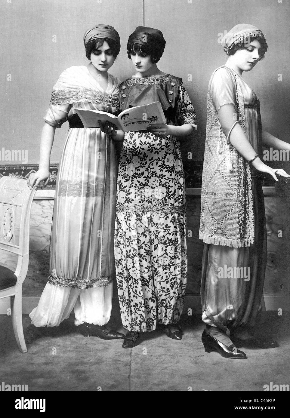 Ladies' fashion dal 1911 Foto Stock