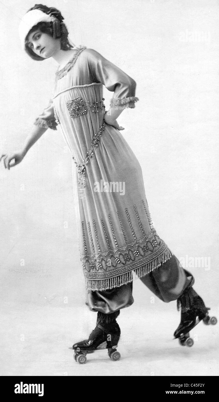 Ladies' fashion dal 1911 Foto Stock