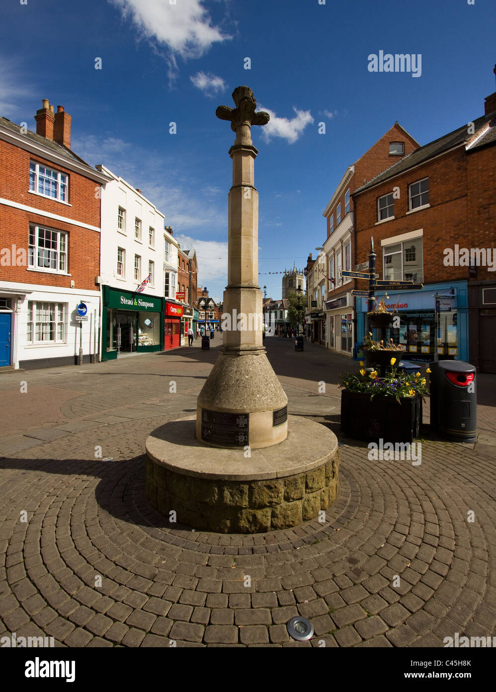 La croce di mais con blocco circolare pavimentazione, melton mowbray, leicestershire, England, Regno Unito Foto Stock