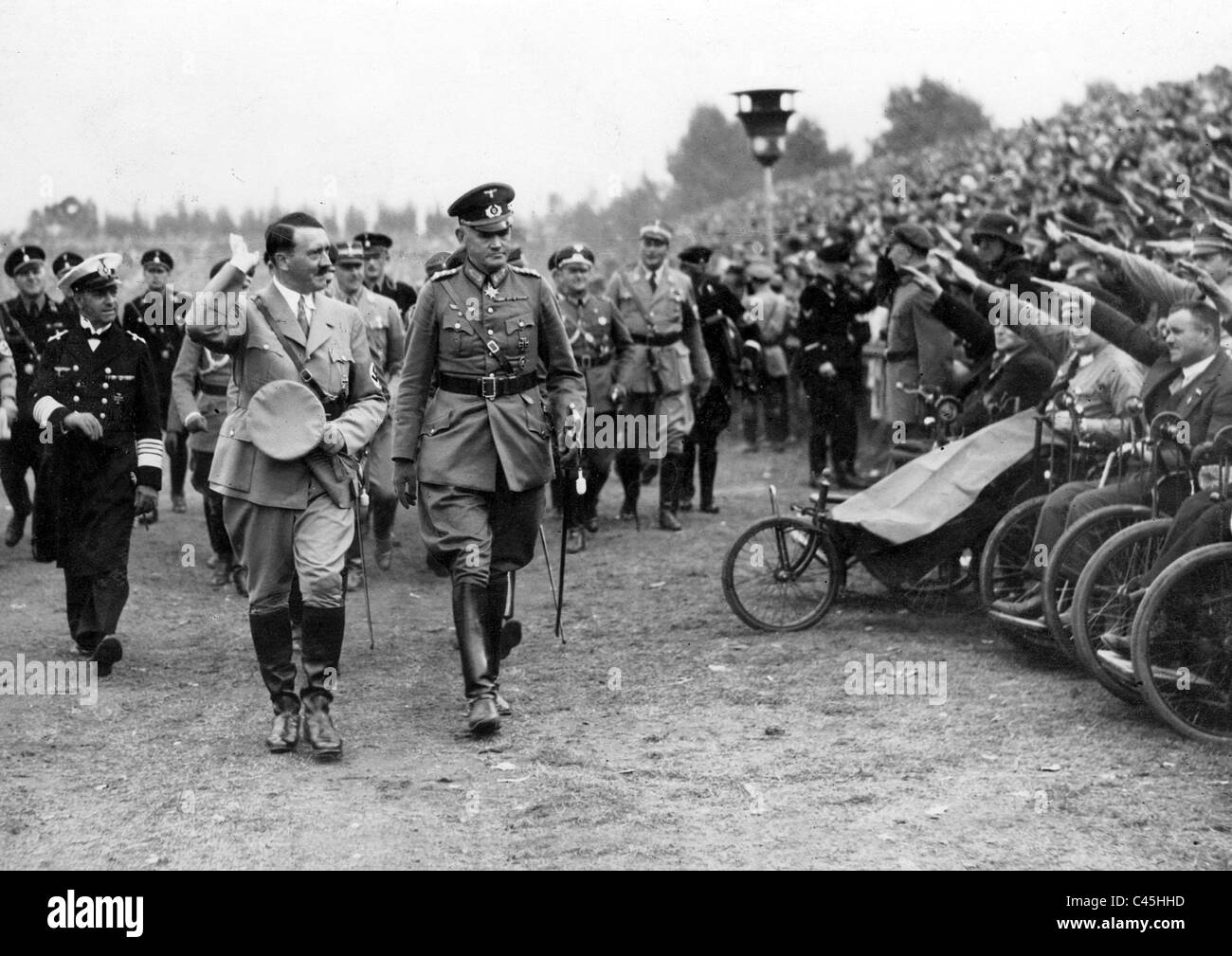 Adolf Hitler e Werner von Blomberg a VI. Rally di Norimberga, 1934 Foto Stock