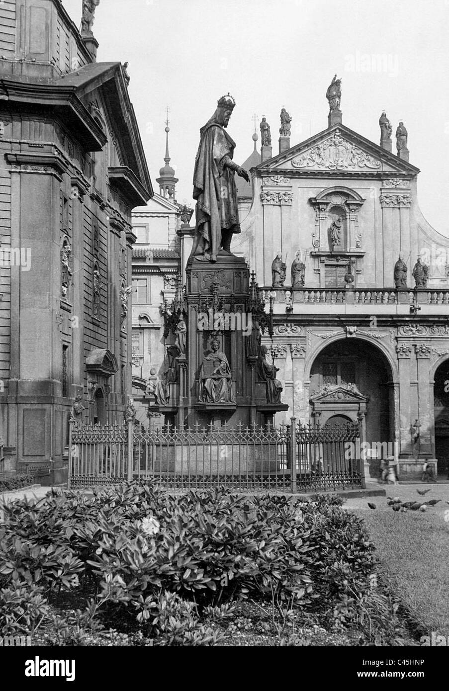 Monumento di Carlo IV A Praga Foto Stock
