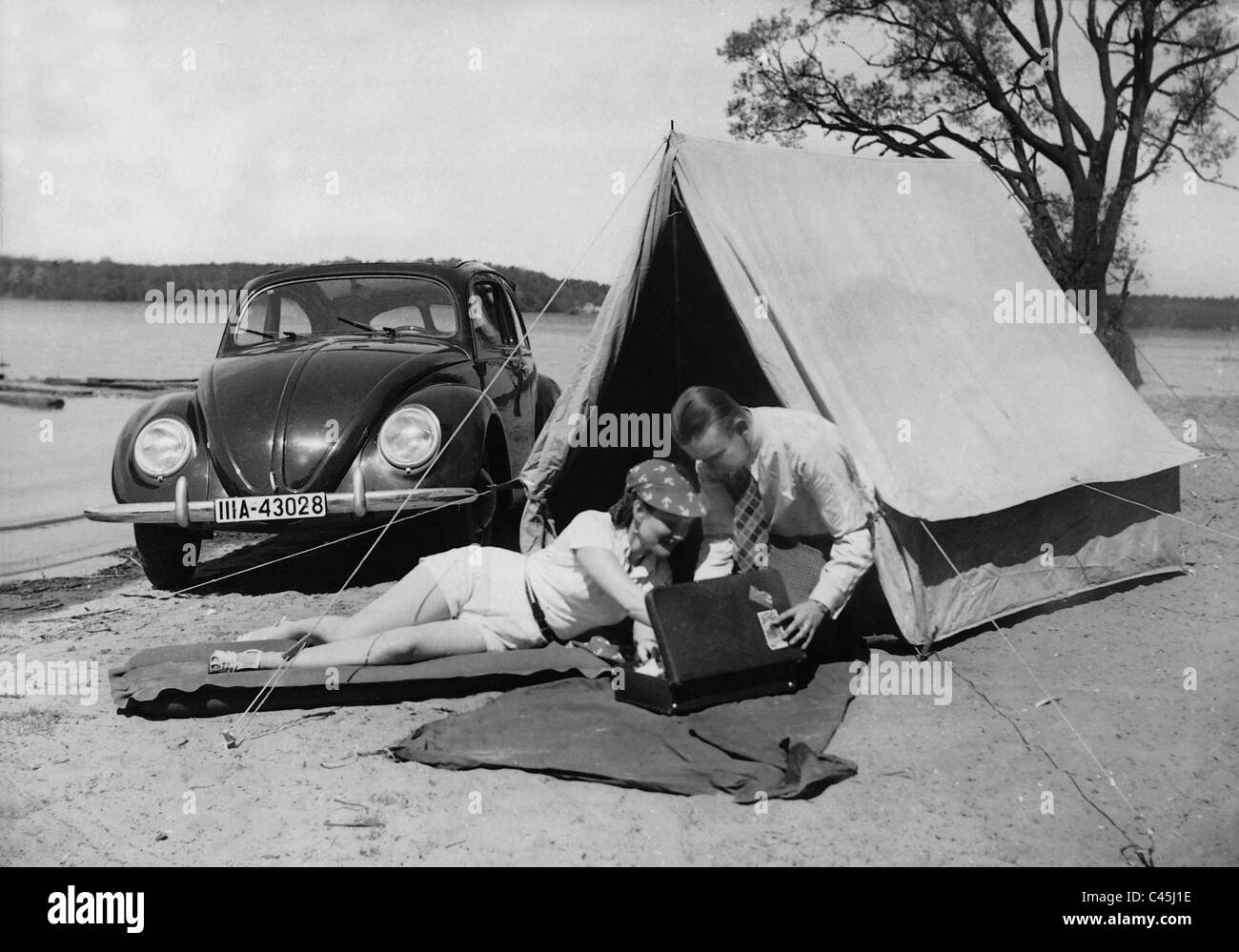 La fuga di un week end con un "VW Beetle', 1939 Foto Stock