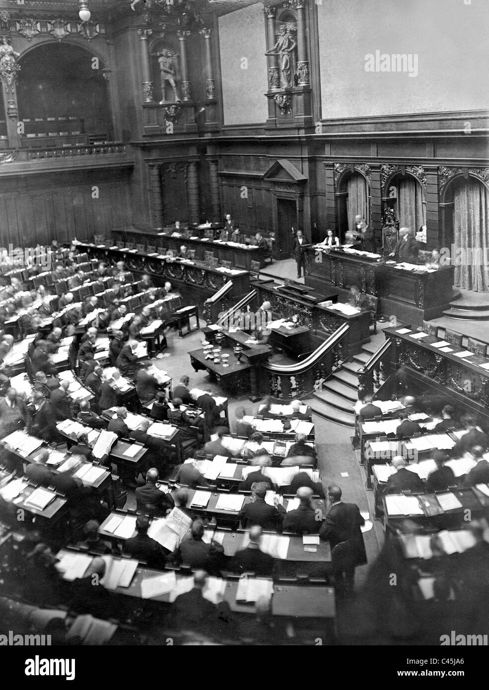 Consultazione sulla legge sui comitati aziendali europei, 1920 Foto Stock