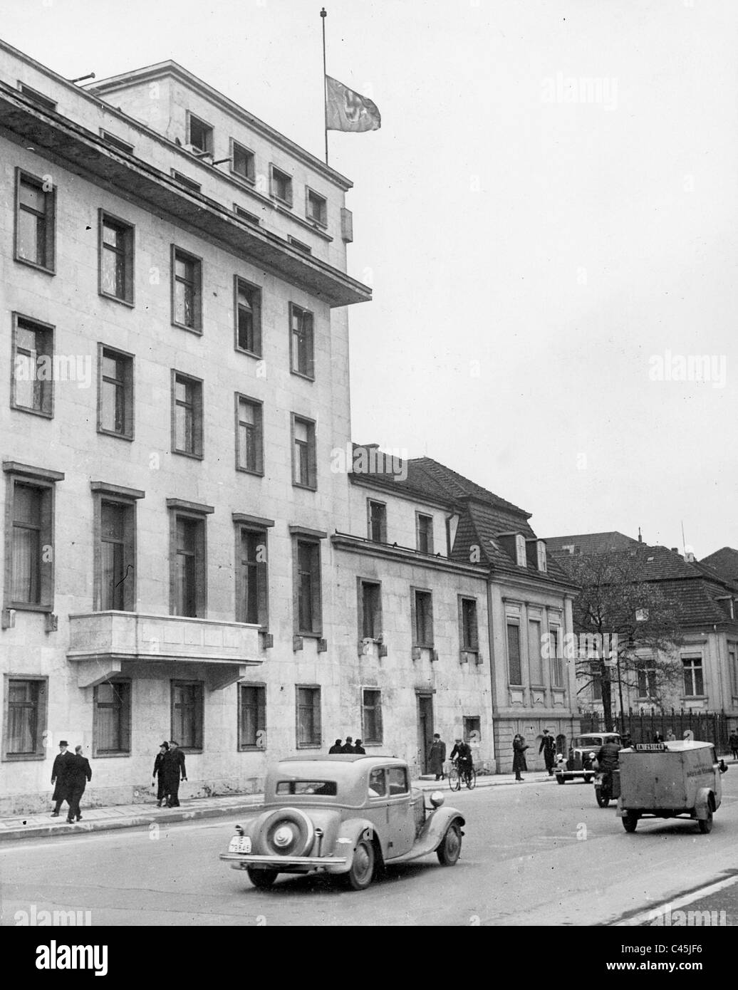 Nuova Cancelleria del Reich accanto al vecchio edificio nel Wilhelm Street Foto Stock