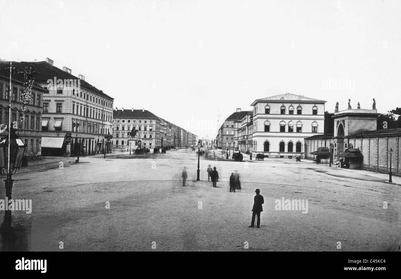 Monaco storico: Ludwigstrasse a Monaco di Baviera. Foto Stock