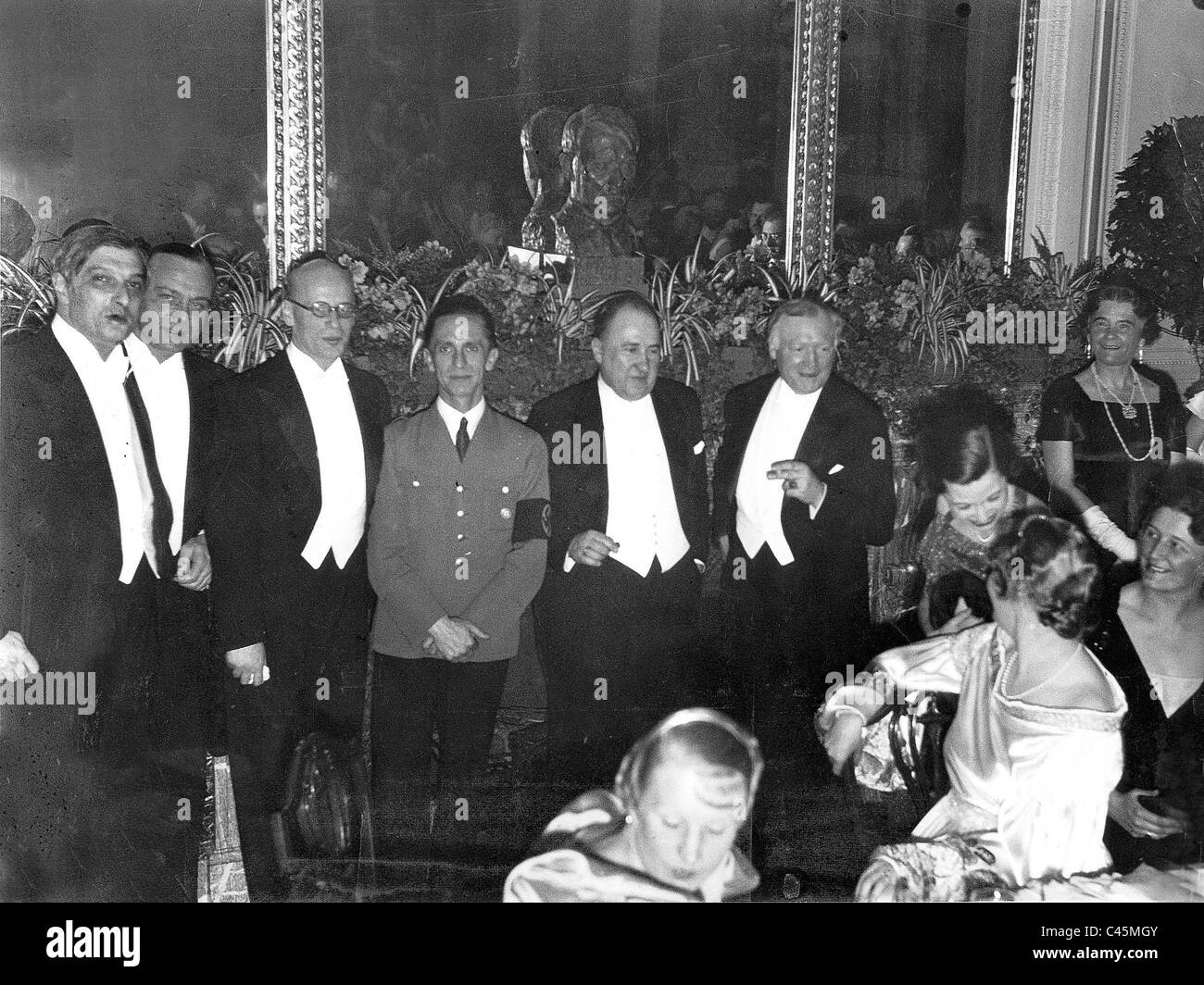 Sfera dello stato prussiano, nel teatro del Kaiserhof, 1935 Foto Stock