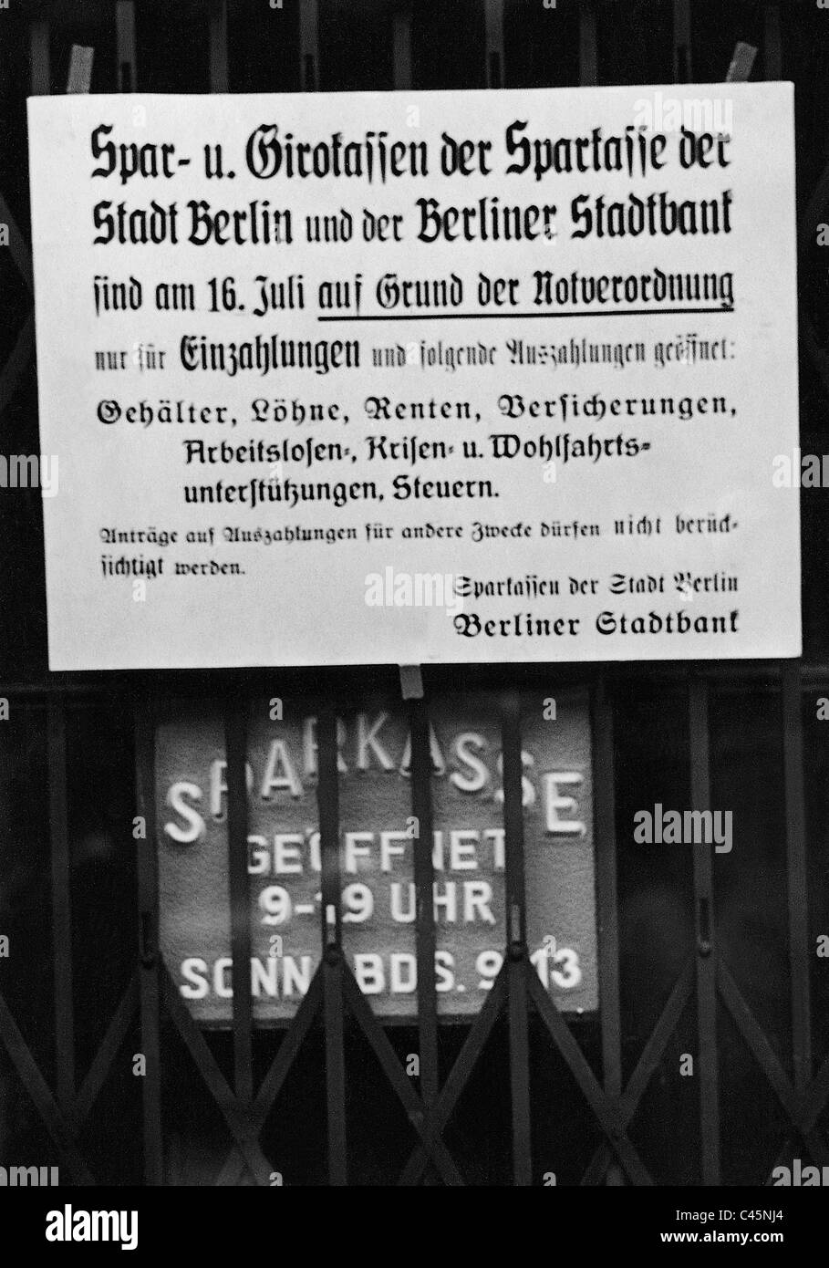 La pubblicazione su un Sparkasse a Berlino durante la Grande Depressione, 1931 Foto Stock