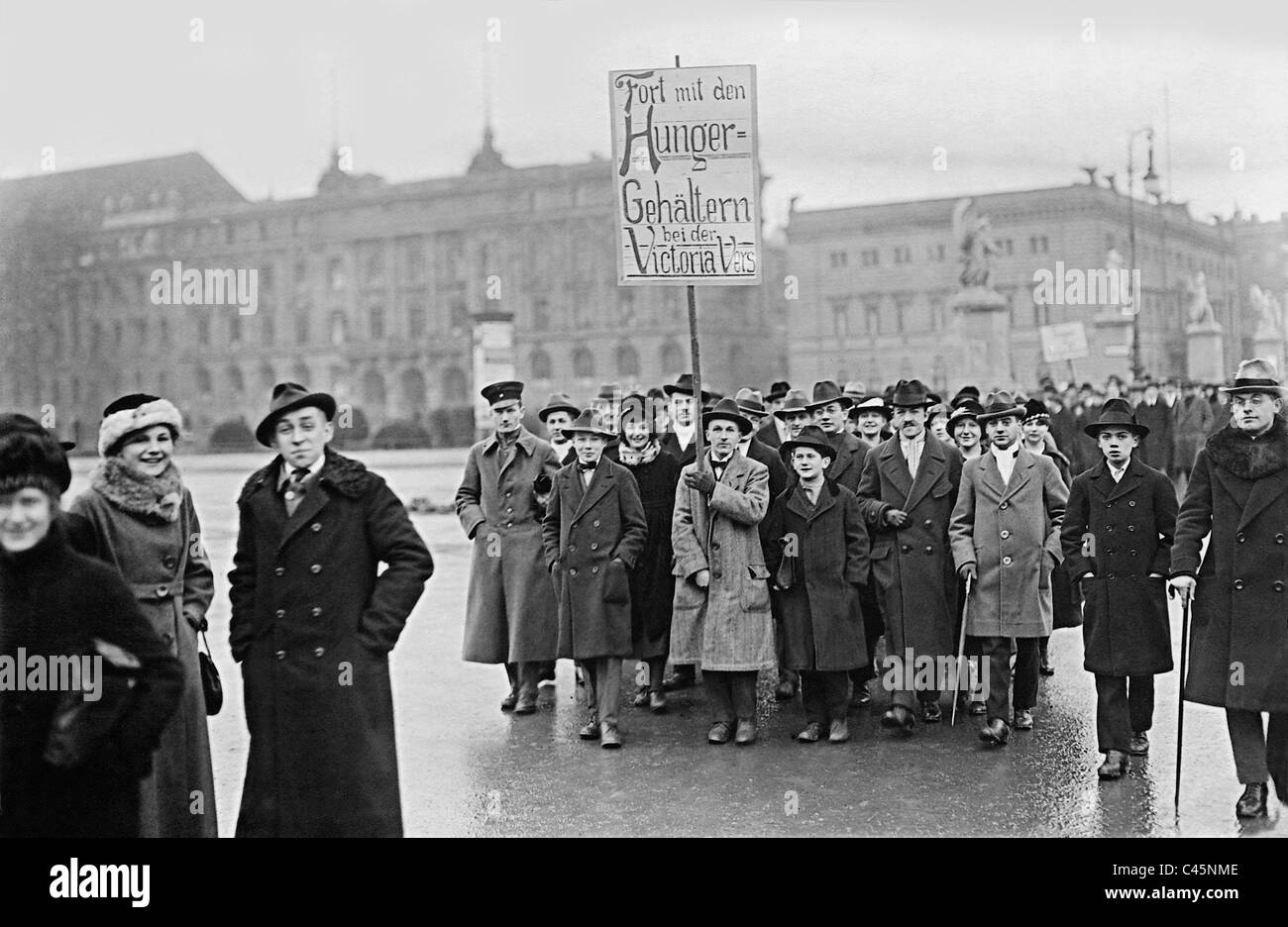 Il personale manifestazione a Berlino, 1920 Foto Stock