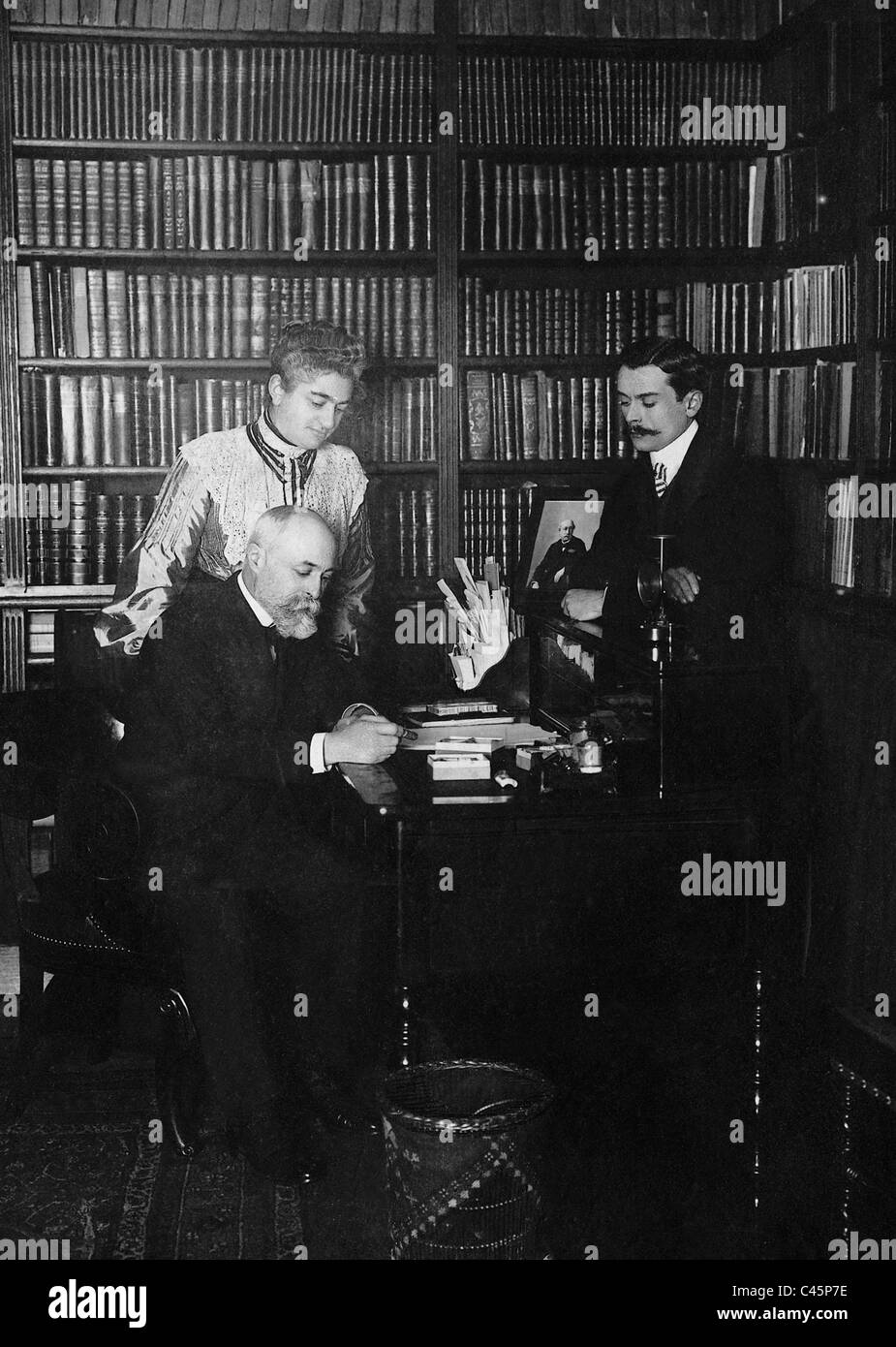 Henri Becquerel con la sua famiglia, 1907 Foto Stock