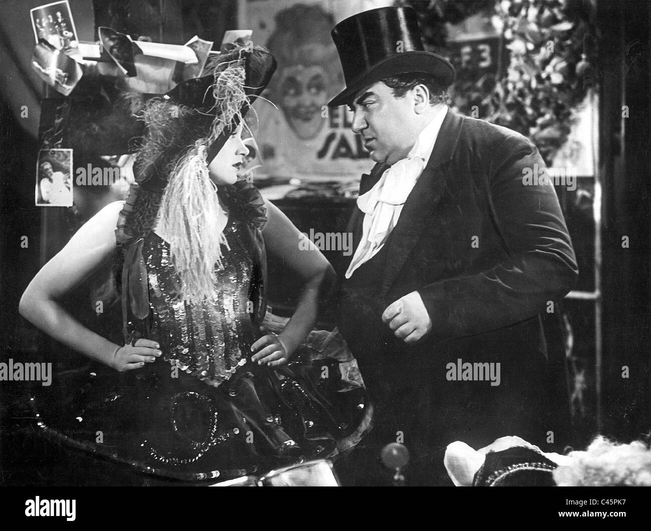 Marlene Dietrich e Kurt Gerron in Blue Angel, 1930 Foto Stock