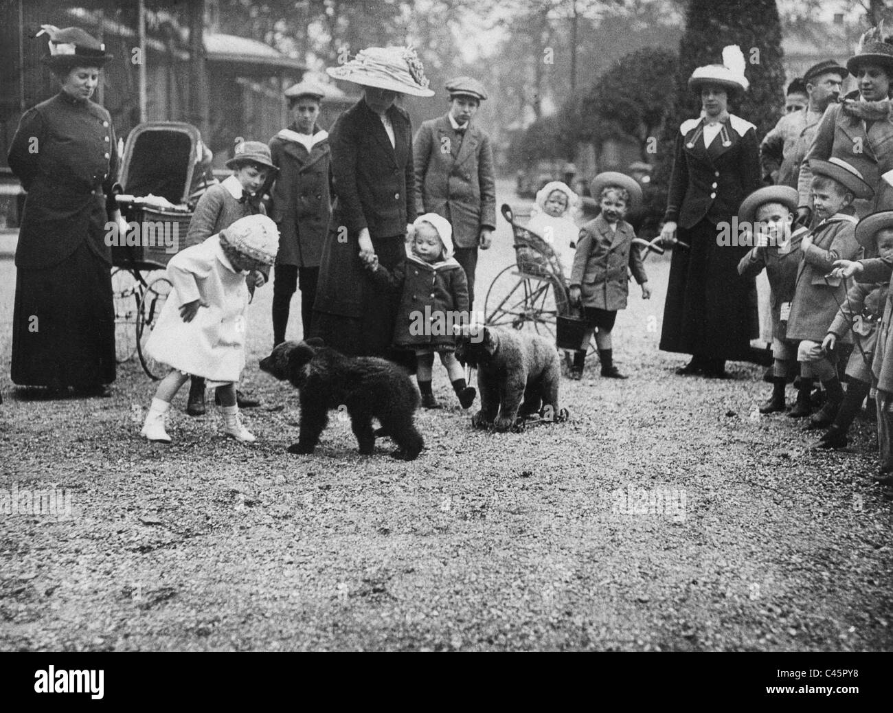 Visitatori dello zoo Foto e Immagini Stock in Bianco e Nero - Alamy