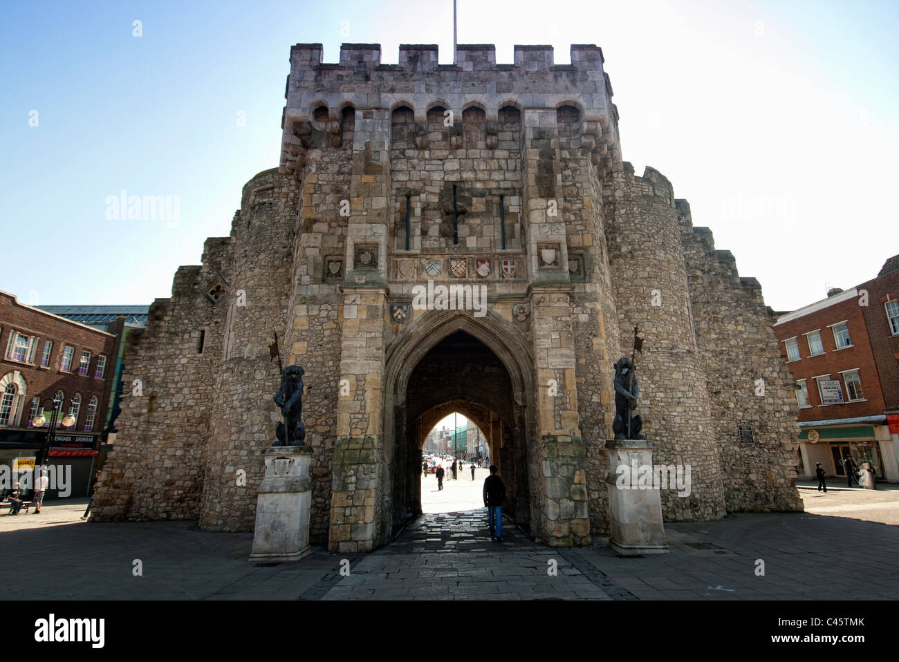 Il XIV secolo Bargate castello campana Southampton Hampshire REGNO UNITO Foto Stock