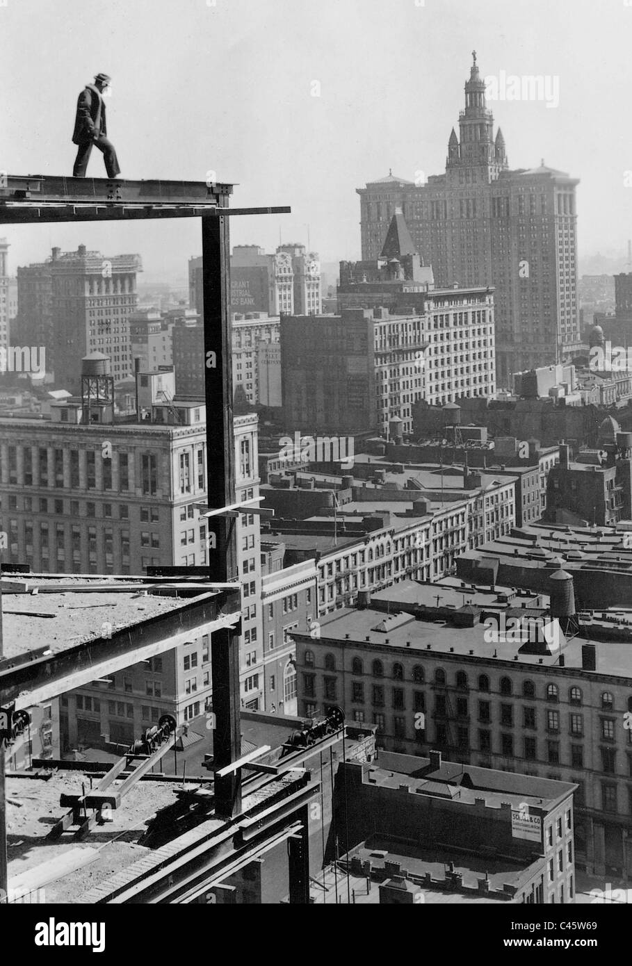 La costruzione di un grattacielo a New York, 1928 Foto Stock