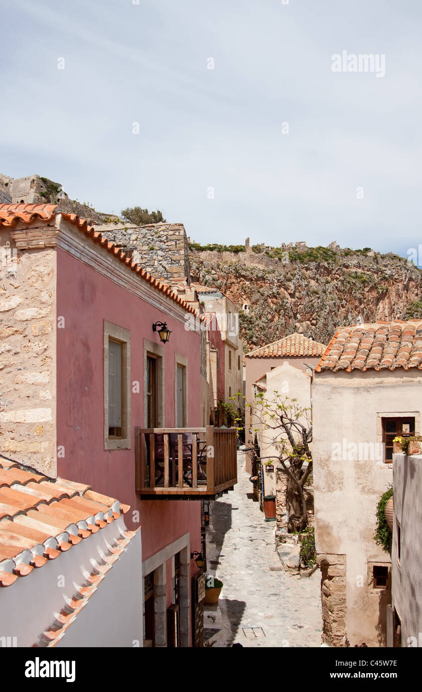 Un vicolo del vecchio castello storico-città di Monemvasia, Grecia Foto Stock
