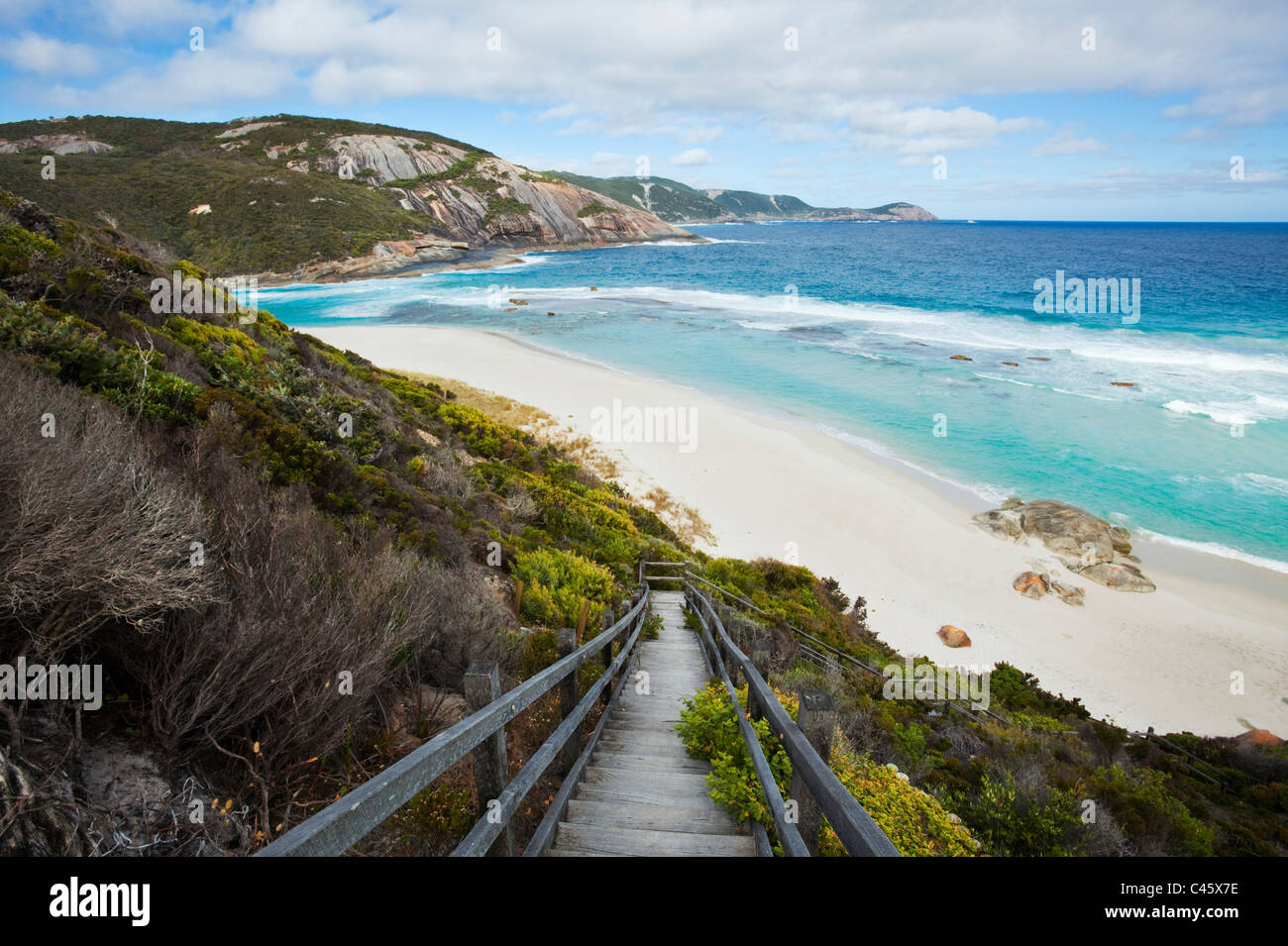 Le fasi che conducono alla spiaggia a fori di salmone, Torndirrup National Park, Albany, Australia occidentale, Australia Foto Stock