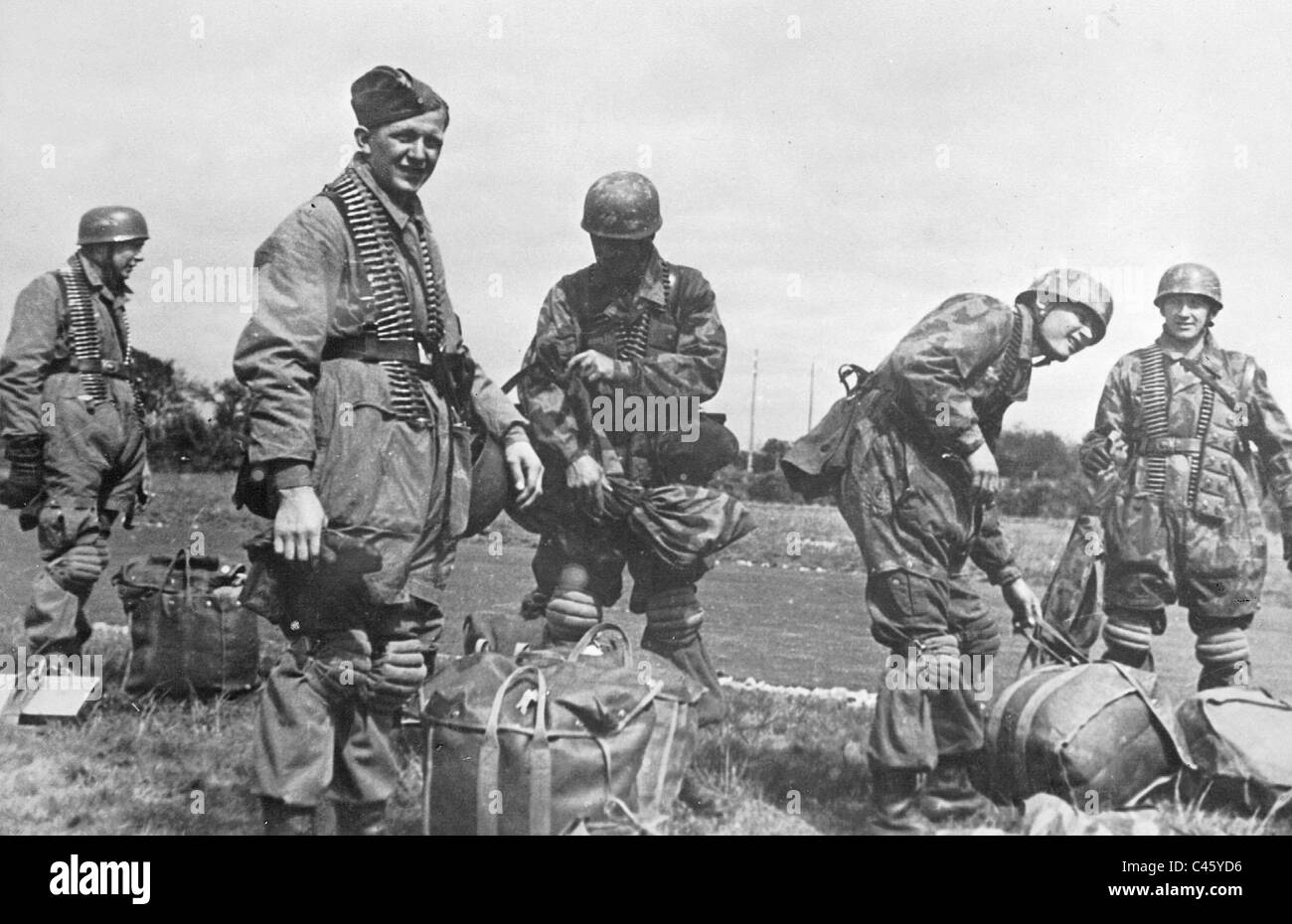 Paracadutisti tedeschi sul fronte orientale, 1943 Foto Stock
