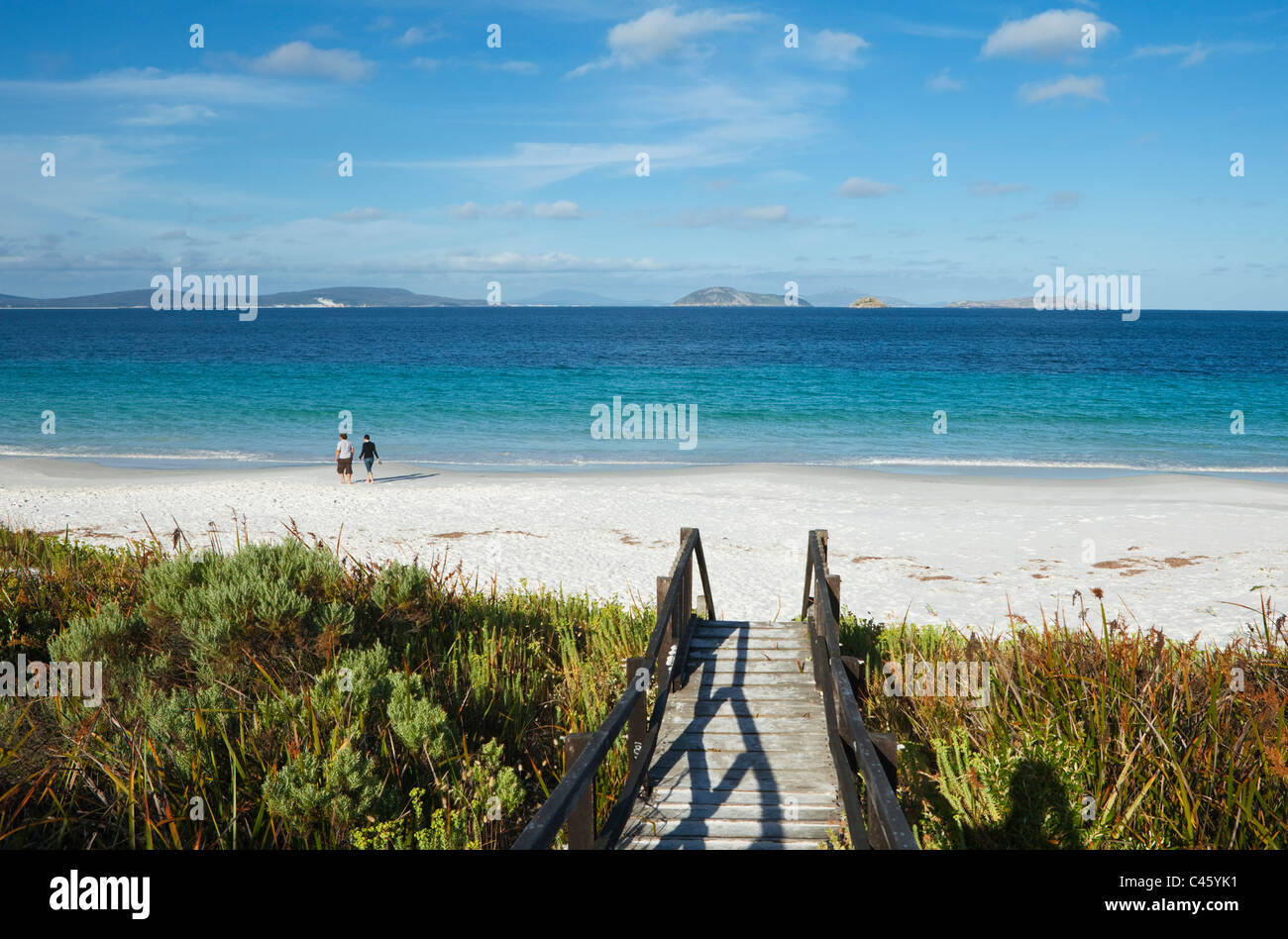 Sentiero che conduce alla spiaggia di Goode. Il francese Bay, Albany, Australia occidentale, Australia Foto Stock