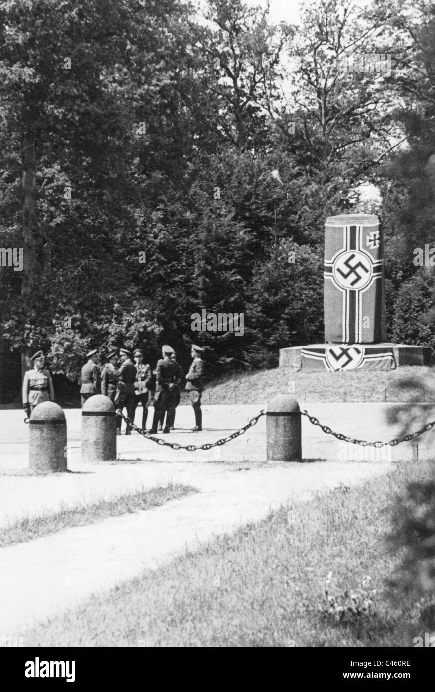Ufficiali tedeschi durante una pausa nel corso dei negoziati nella foresta di Compiegne, 1940 Foto Stock