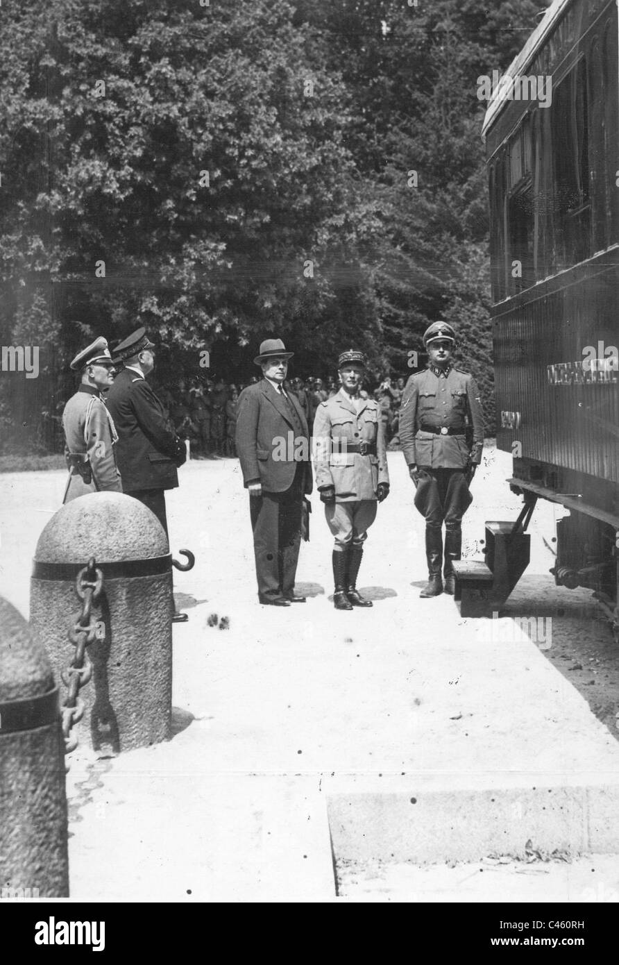 Bergeret, Noel e Huntziger presso il salone auto nella foresta di Compiegne, 1940 Foto Stock