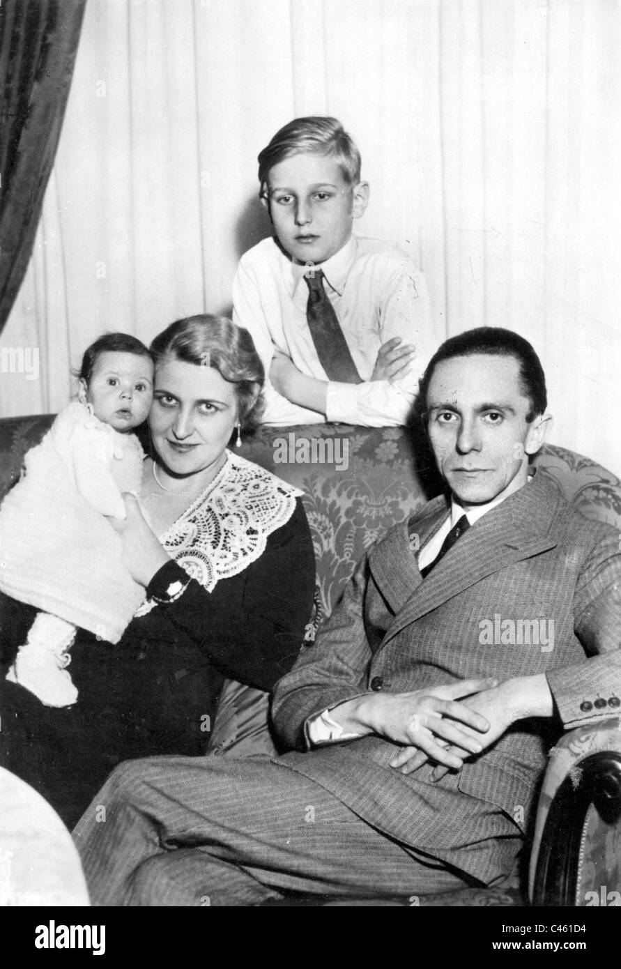 Il dott. Josef Goebbels con la famiglia 1932 Foto Stock