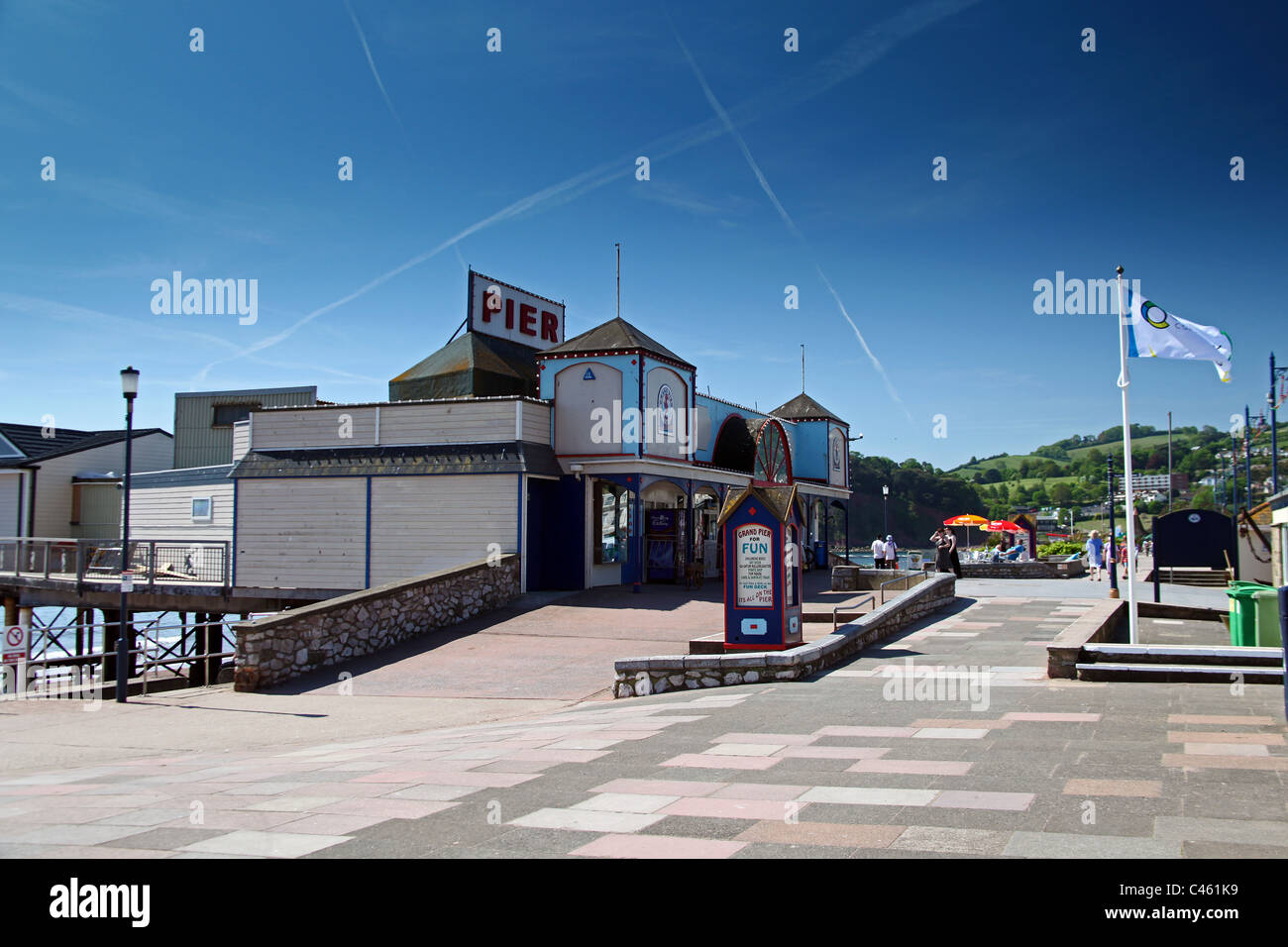 Ingresso a Teignmouth's Grand Pier sul lungomare, Devon, Inghilterra, Regno Unito Foto Stock