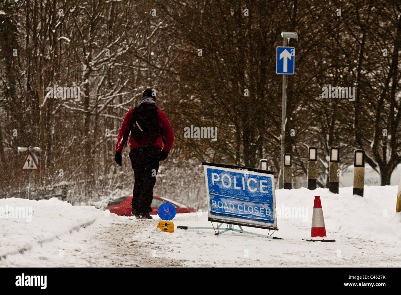 Automobili abbandonate sulla sommità di Reigate Hill, Surrey, da Junc 8 della M25 Foto Stock