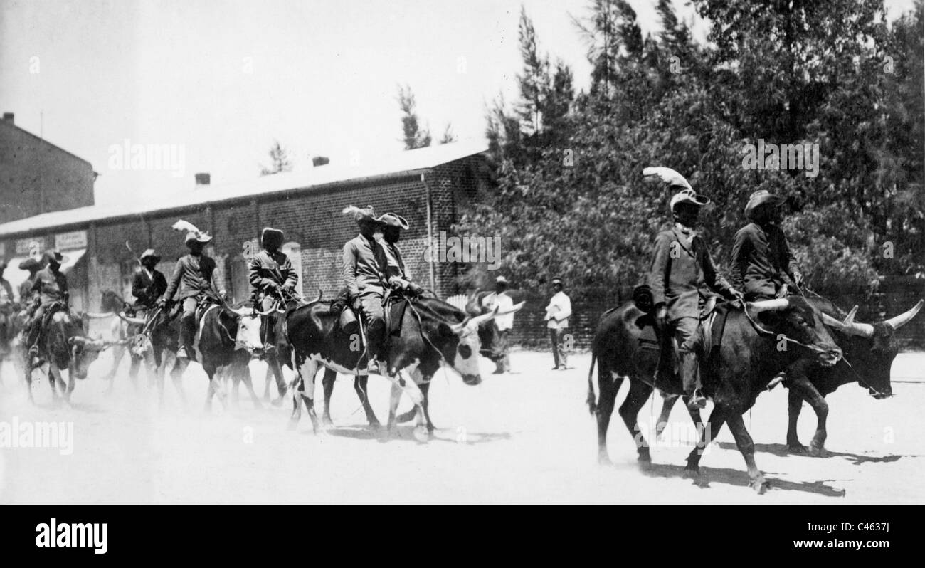 Le truppe tedesche in fatto di nativi in tedesco Africa sudoccidentale, 1914 Foto Stock