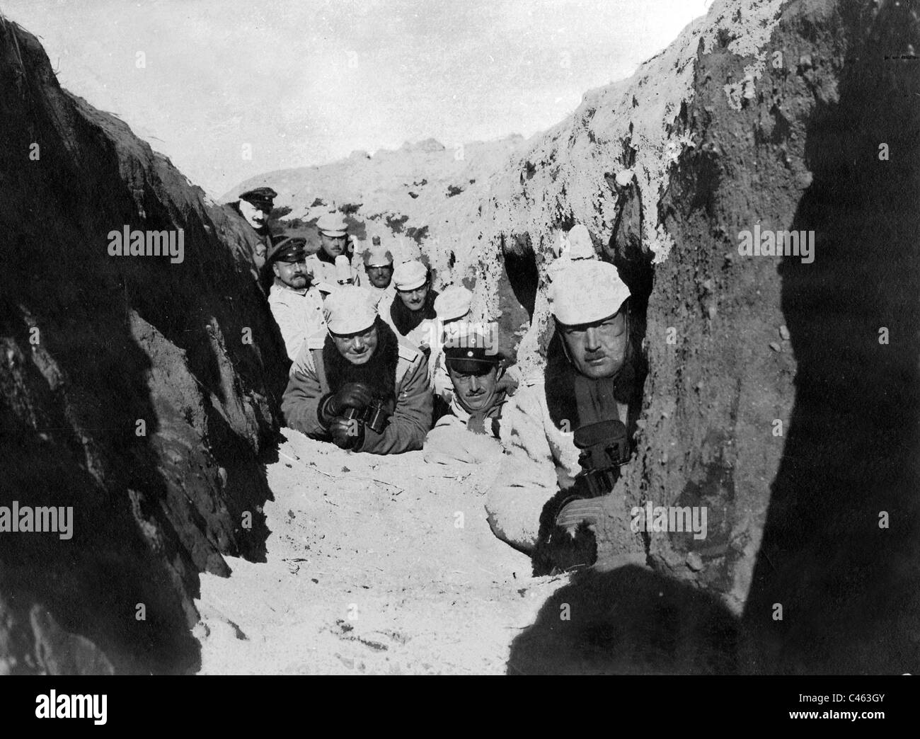 Tedesco osservatori di artiglieria sul fronte orientale, 1915 Foto Stock