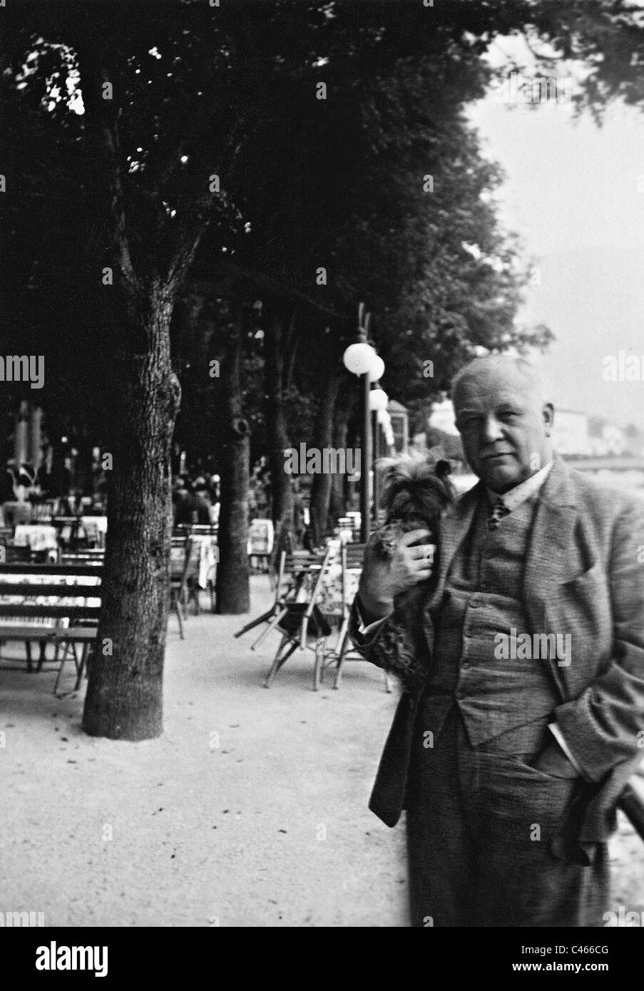 Franz Lehar con il suo cane Foto Stock