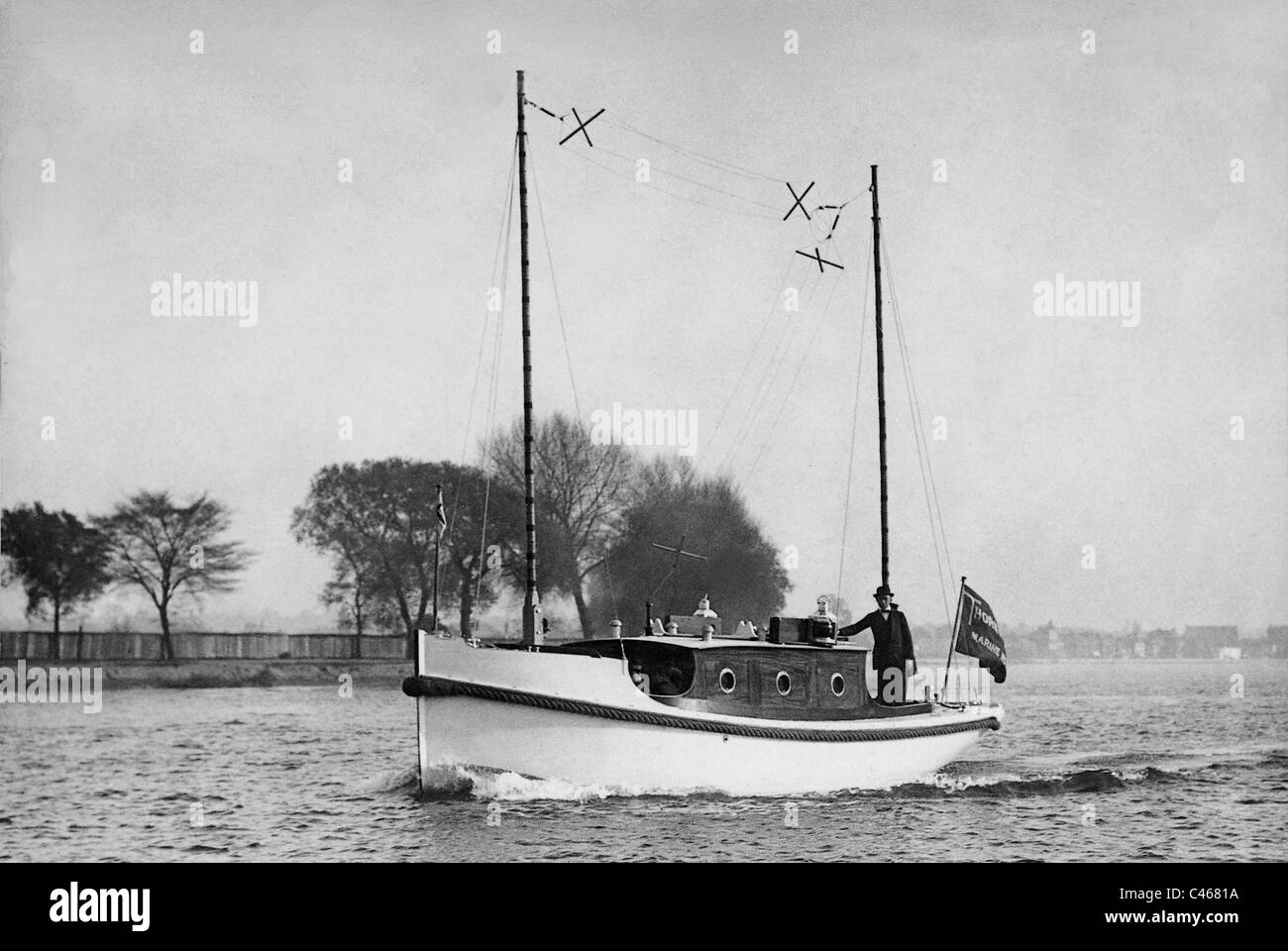 Imbarcazione a motore con la telegrafia senza fili, 1914 Foto Stock