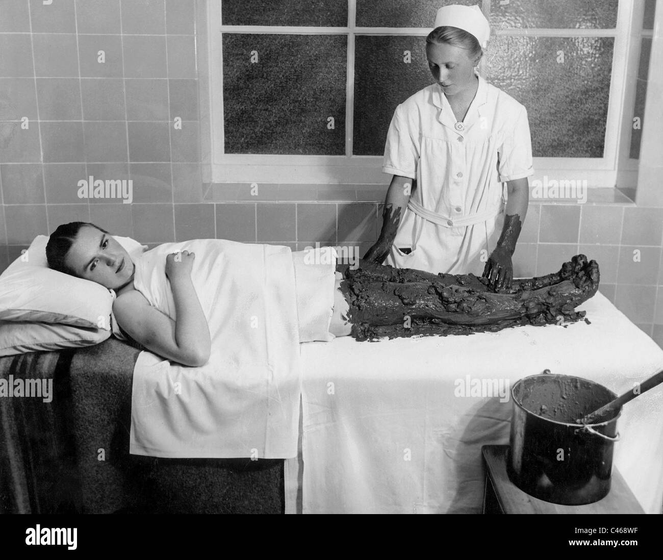 Il trattamento con fango, 1931 Foto Stock
