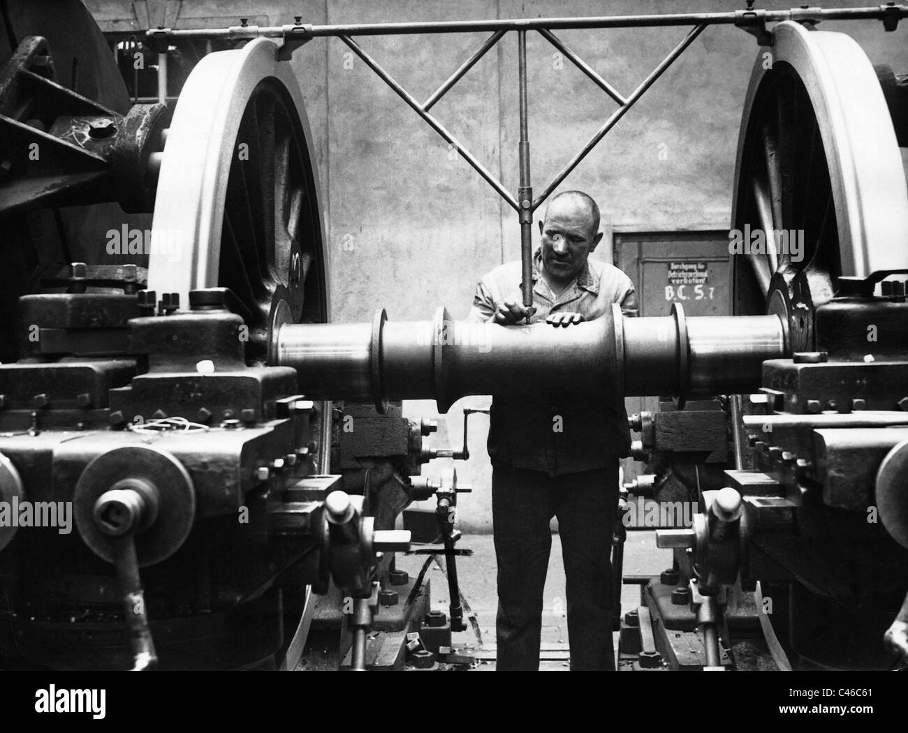 Controllo di sicurezza di base ruota di locomotiva ruote, 1934 Foto Stock