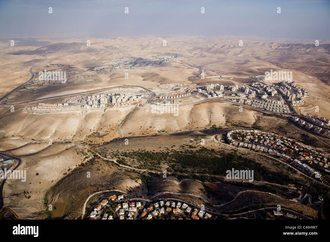 Fotografia aerea della città di Ma'ale Edumim nel deserto della Giudea Foto Stock