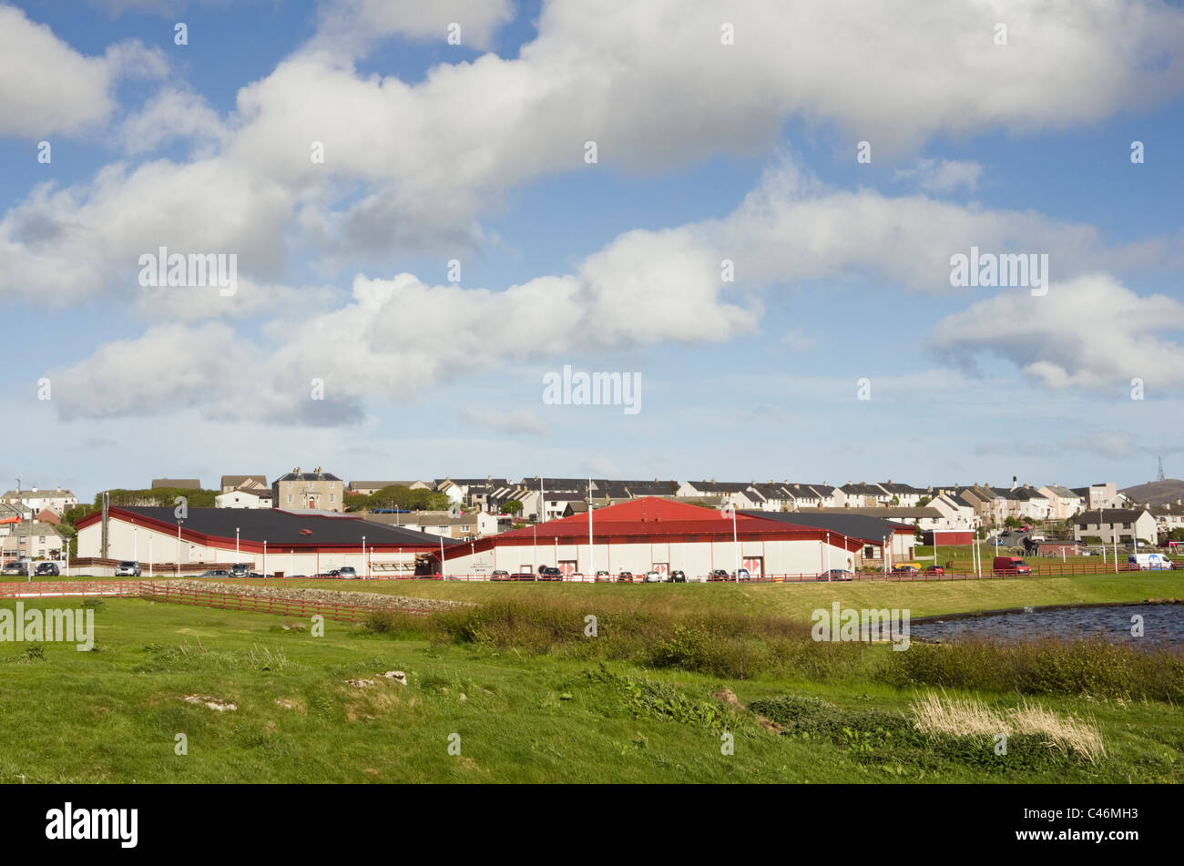 Lerwick, Isole Shetland Scozia, Regno Unito, Europa. Clickimin complesso ricreativo sport center building Foto Stock