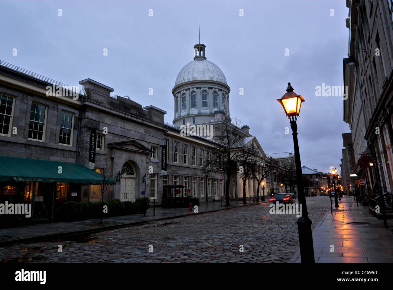 Marche Bonsecours nell'ex mercato agricolo il Rue Saint-Paul Montreal Vecchia Quebec city alba Foto Stock