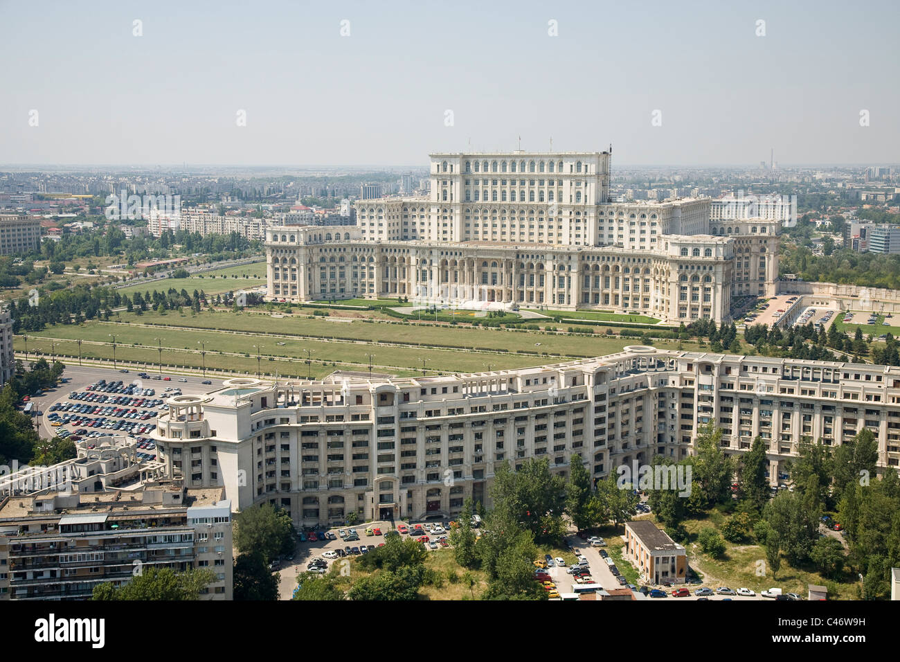 Fotografia aerea del rumeno Palazzo del Parlamento nella città di Bucarest Foto Stock