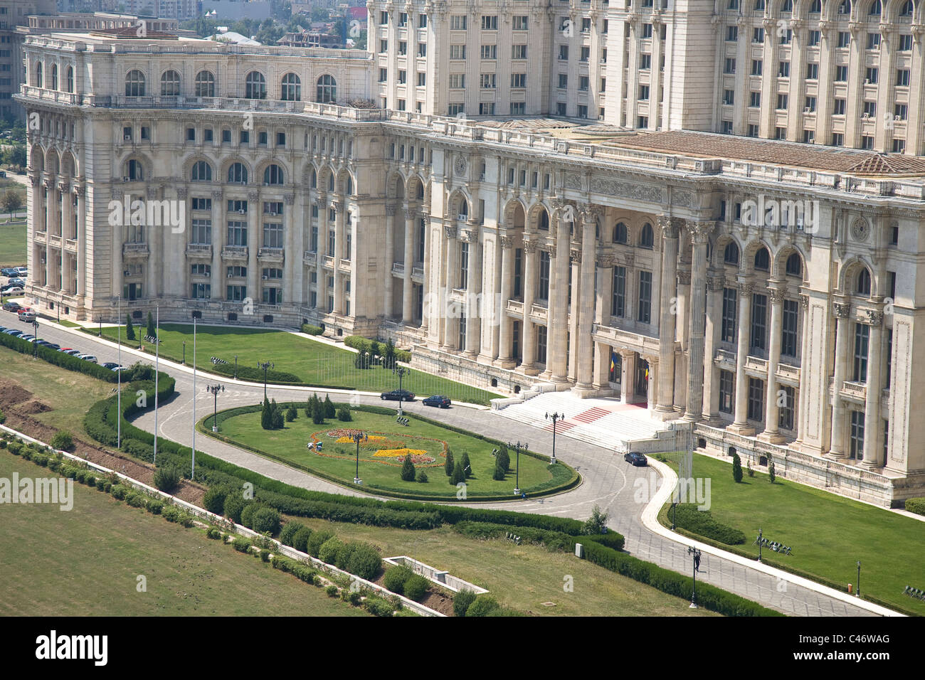 Fotografia aerea del rumeno Palazzo del Parlamento nella città di Bucarest Foto Stock