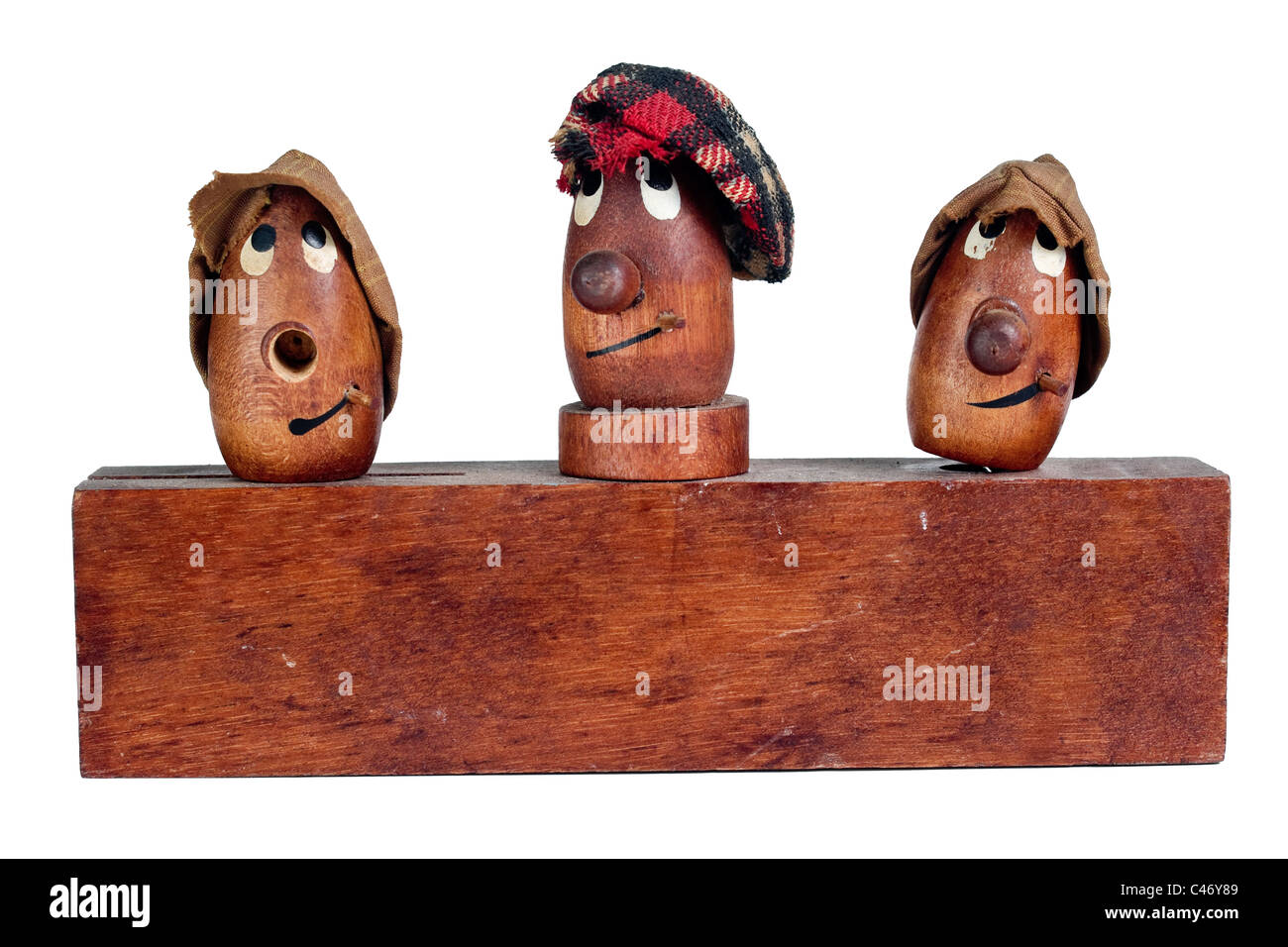 Tre caricature come, divertente, legno, umana degli uomini isolati su bianco. Foto Stock