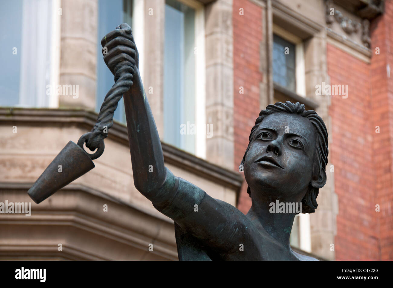 Dettaglio da 'La statua Chartist', da Stephen Broadbent. Hyde Town Hall, Hyde, Tameside, Manchester, Inghilterra, Regno Unito Foto Stock