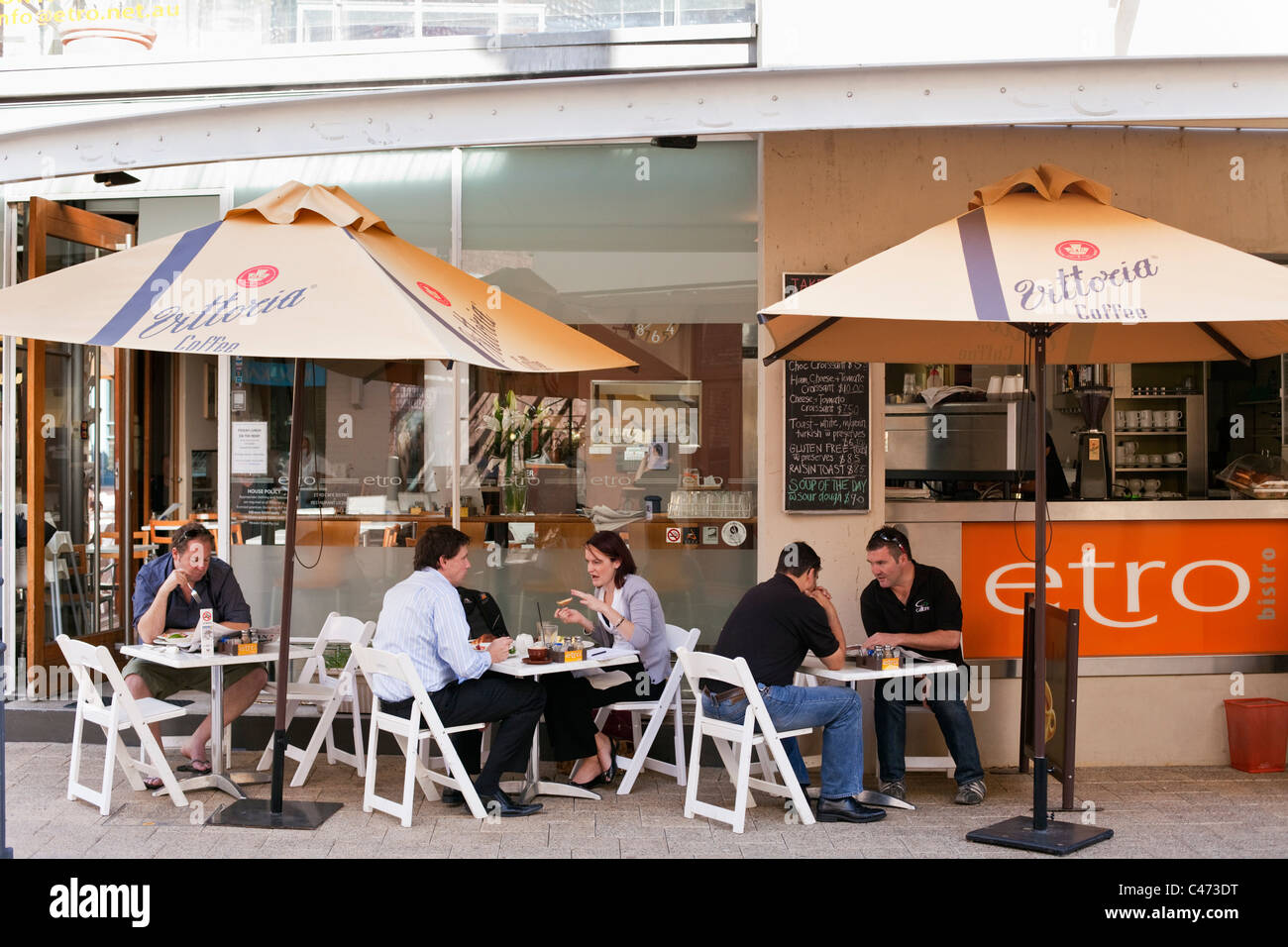 La prima colazione presso il Bistro Etro su King Street. Perth, Western Australia, Australia Foto Stock