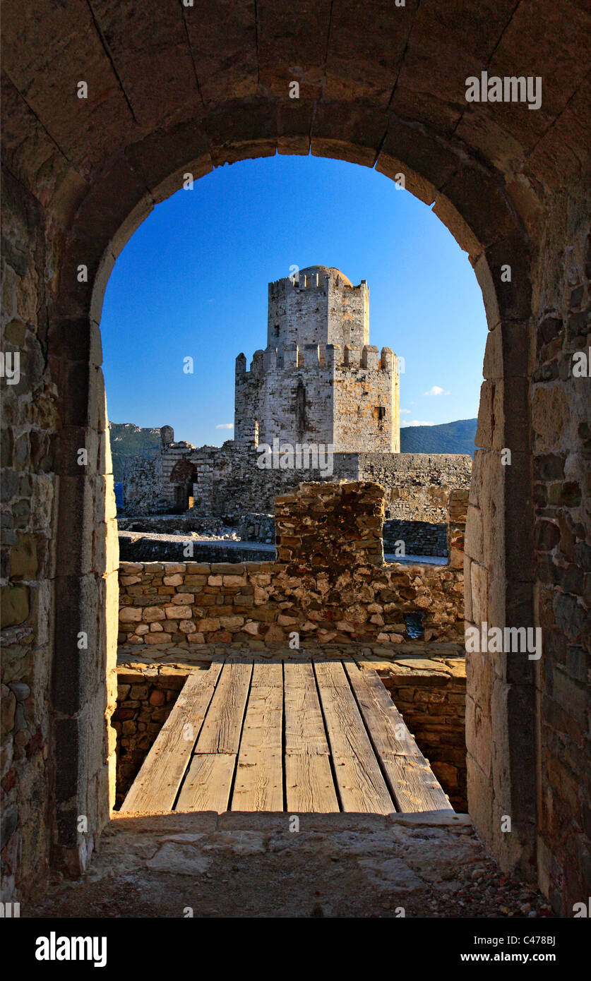 La Grecia, Messinia Prefettura. Il 'Bourdzi' (Ottoman torre), la successiva aggiunta al castello veneziano di Methoni. Foto Stock