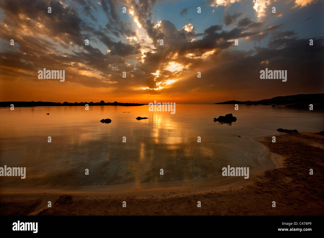 Tramonto a Elafonissos (o 'Elafonissi') spiaggia, prefettura di Chania, Creta, Grecia Foto Stock