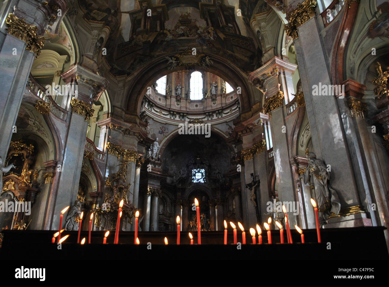 La Cattedrale di San Nicola interno a Praga, Repubblica Ceca. Foto Stock