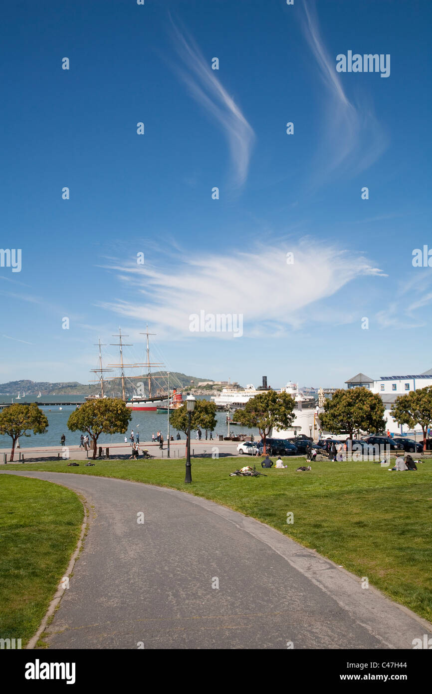 Vista verso il Pontile del Pescatore e la baia di San Francisco Maritime National Historical Park Foto Stock
