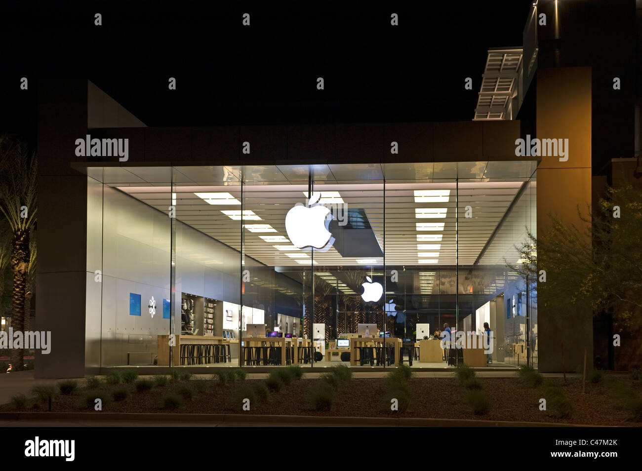 L'Apple Store in Scottsdale, Arizona - DI NOTTE Foto Stock