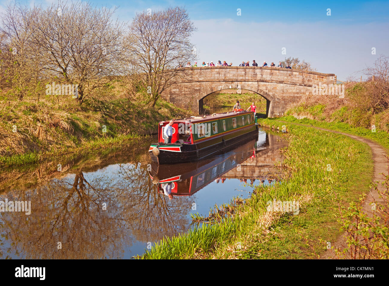 Canal barge su Union Canal vicino Ratho Foto Stock
