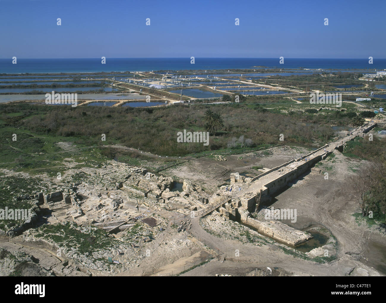 Vista aerea dello scavo di un sistema di acqua di acquedotto e di Nahal Teninim Foto Stock
