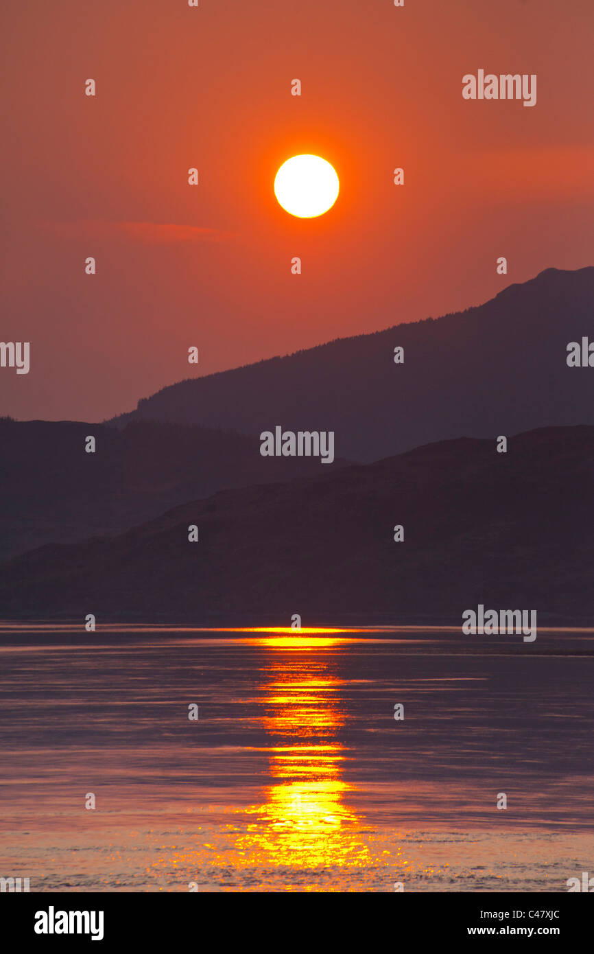 Tramonto sul Loch Duich, Lochalsh, regione delle Highlands, Scozia Foto Stock
