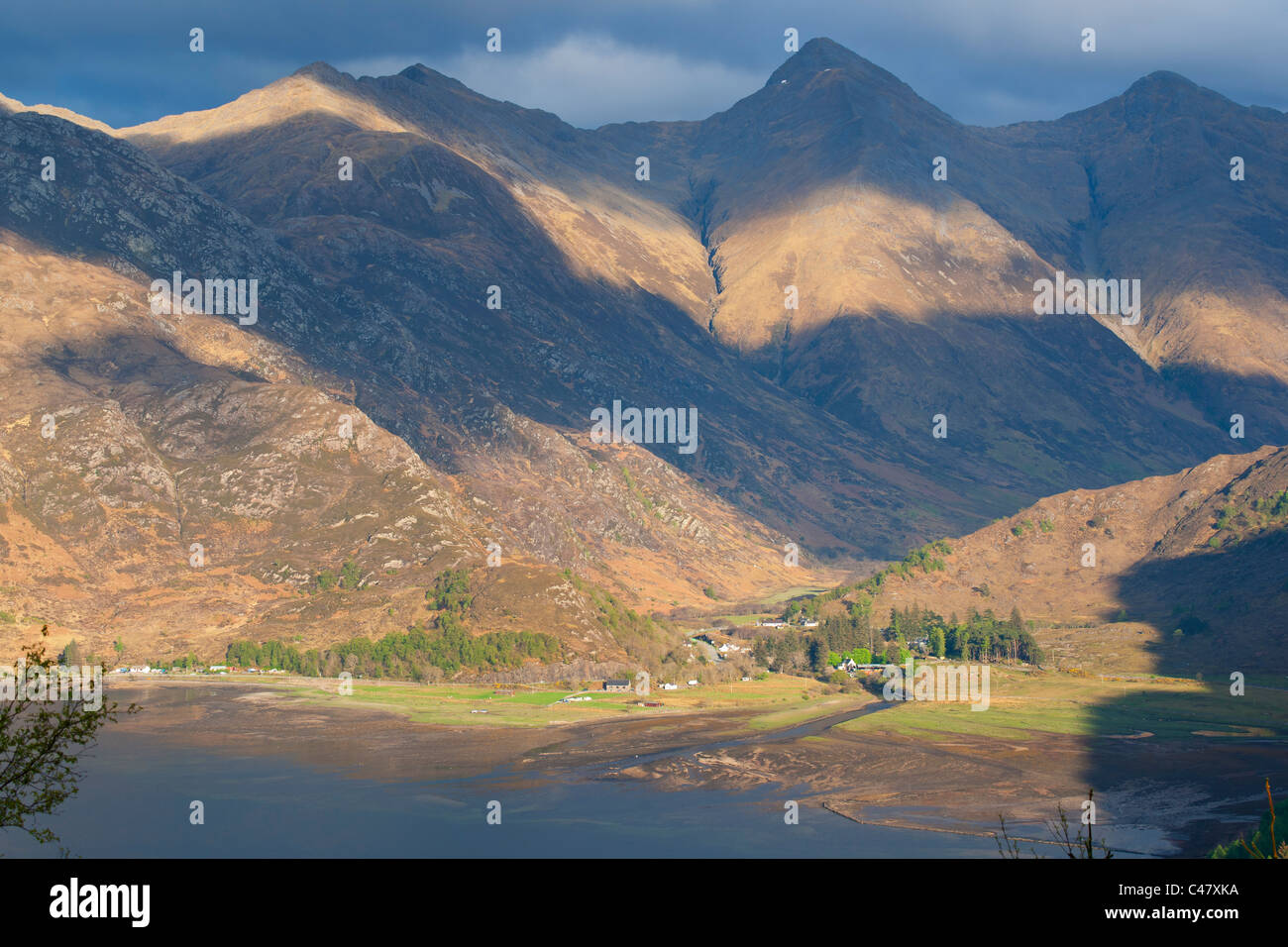 Loch Duich, Lochalsh, cinque suore da Mam Ratagan, Shiel Bridge, regione delle Highlands, Scozia Foto Stock